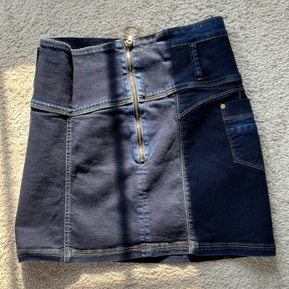 Dresses pants and jeans - Picture 4 of 16